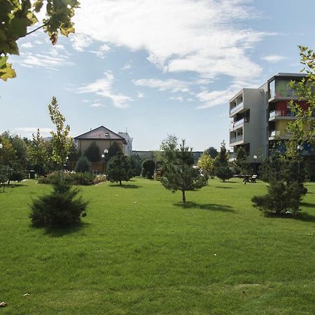 Airport Residence - Across From Otopeni Airport Extérieur photo